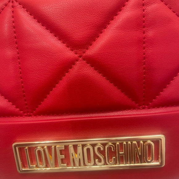 LOVE MOSCHINO SLING RED BAG!!! Gold details. ZIP close. New tags!!!! - Picture 5 of 6